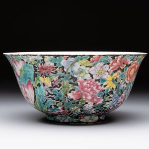 Seven Chinese famille rose bowls with floral design, various marks, 19/20th C. — 照片 4