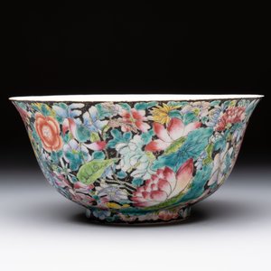 Seven Chinese famille rose bowls with floral design, various marks, 19/20th C. — 照片 5