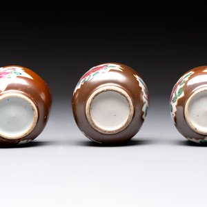 Seven Chinese famille rose capucin-brown-ground covered bowls, Qianlong — photo 13