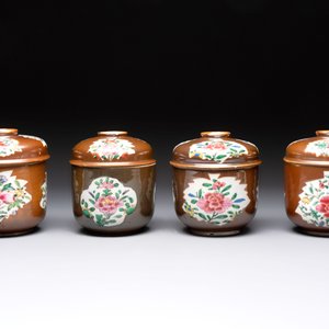 Seven Chinese famille rose capucin-brown-ground covered bowls, Qianlong — photo 3