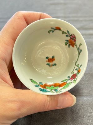 Seven Chinese famille rose cups and eleven saucers with floral design, Qianlong — 照片 45
