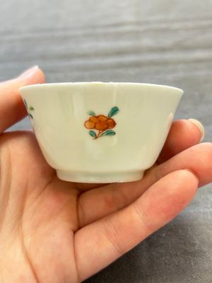 Seven Chinese famille rose cups and eleven saucers with floral design, Qianlong — 照片 50