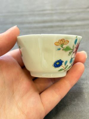 Seven Chinese famille rose cups and eleven saucers with floral design, Qianlong — 照片 53