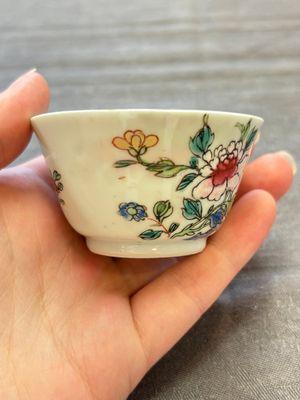 Seven Chinese famille rose cups and eleven saucers with floral design, Qianlong — 照片 59