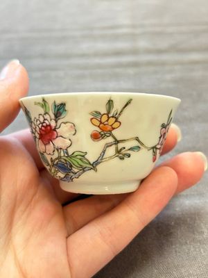 Seven Chinese famille rose cups and eleven saucers with floral design, Qianlong — 照片 60