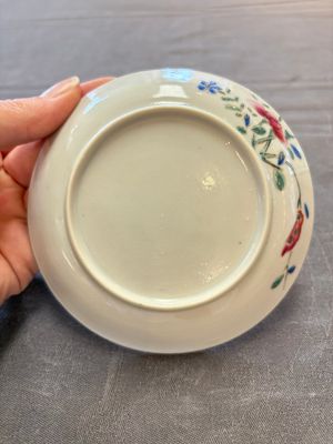 Seven Chinese famille rose cups and eleven saucers with floral design, Qianlong — 照片 6