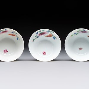 Seven Chinese famille rose cups and eleven saucers with floral design, Qianlong — 照片 11