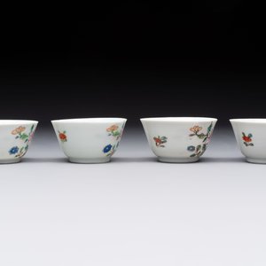 Seven Chinese famille rose cups and eleven saucers with floral design, Qianlong — 照片 16