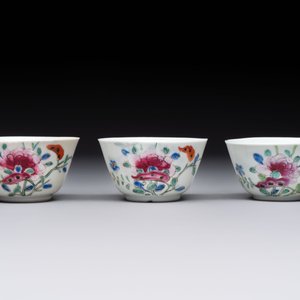 Seven Chinese famille rose cups and eleven saucers with floral design, Qianlong — 照片 10