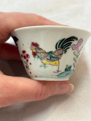 Seven Chinese famille rose cups and saucers, Yongzheng/Qianlong — photo 11