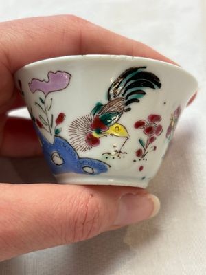Seven Chinese famille rose cups and saucers, Yongzheng/Qianlong — photo 14