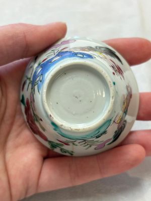 Seven Chinese famille rose cups and saucers, Yongzheng/Qianlong — photo 16