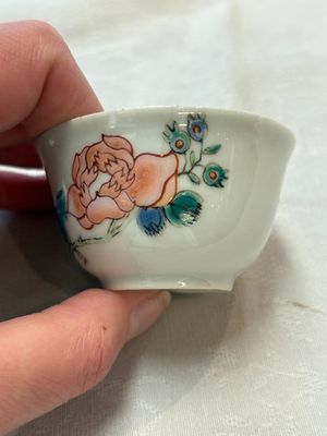 Seven Chinese famille rose cups and saucers, Yongzheng/Qianlong — photo 24