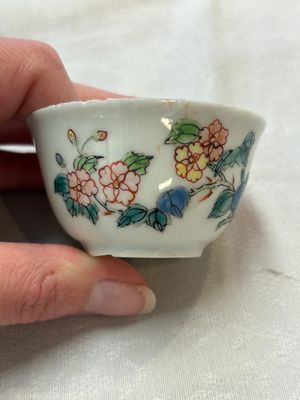 Seven Chinese famille rose cups and saucers, Yongzheng/Qianlong — photo 26