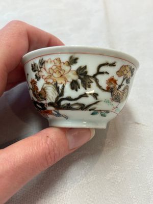Seven Chinese famille rose cups and saucers, Yongzheng/Qianlong — photo 31