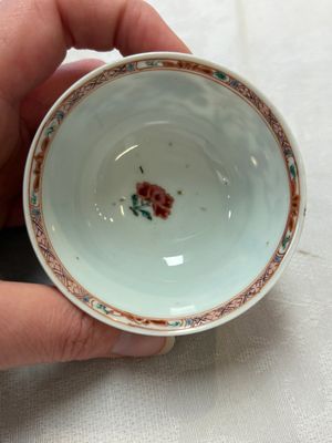 Seven Chinese famille rose cups and saucers, Yongzheng/Qianlong — photo 34