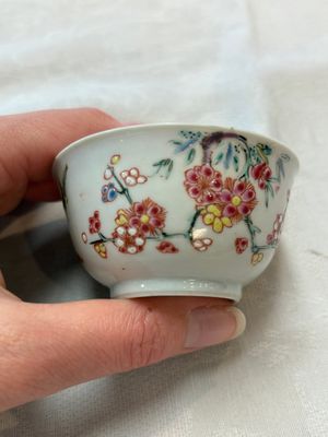 Seven Chinese famille rose cups and saucers, Yongzheng/Qianlong — photo 36