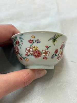 Seven Chinese famille rose cups and saucers, Yongzheng/Qianlong — photo 37