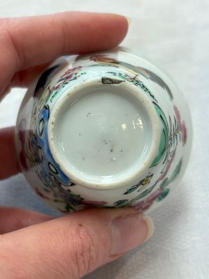 Seven Chinese famille rose cups and saucers, Yongzheng/Qianlong — photo 5