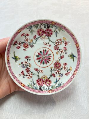 Seven Chinese famille rose cups and saucers, Yongzheng/Qianlong — photo 55