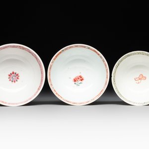 Seven Chinese famille rose cups and saucers, Yongzheng/Qianlong — photo 16