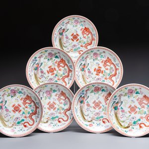 Seven Chinese famille rose 'Dragon and Phoenix' dishes, Qianlong mark, 20th C. — photo 1