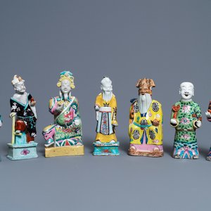 Seven Chinese famille rose figures, 18/19th C. — 照片 1