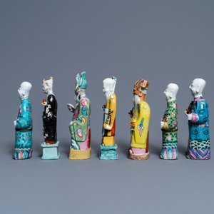 Seven Chinese famille rose figures, 18/19th C. — 照片 3