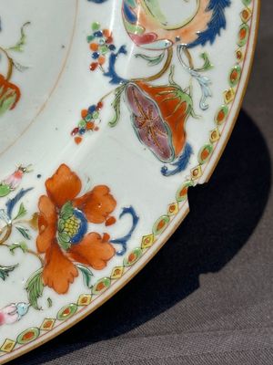 Seven Chinese famille rose 'Madame de Pompadour' plates, Qianlong, ca. 1745 — foto 19