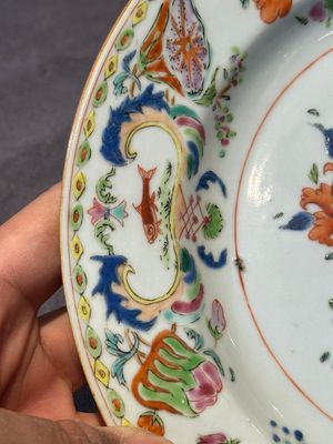 Seven Chinese famille rose 'Madame de Pompadour' plates, Qianlong, ca. 1745 — foto 6