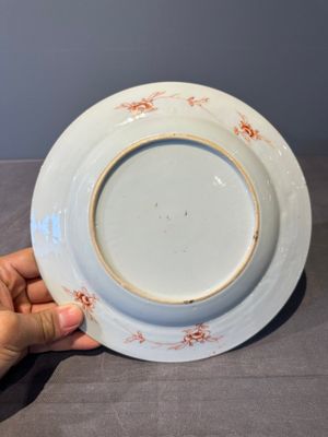 Seven Chinese famille rose 'Madame de Pompadour' plates, Qianlong, ca. 1745 — foto 8
