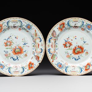 Seven Chinese famille rose 'Madame de Pompadour' plates, Qianlong, ca. 1745 — foto 4