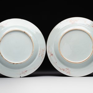 Seven Chinese famille rose 'Madame de Pompadour' plates, Qianlong, ca. 1745 — foto 5
