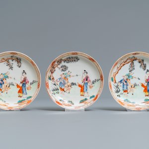 Seven Chinese famille rose 'Mandarin' cups and saucers, Qianlong — photo 2