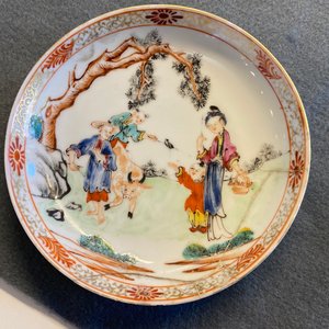 Seven Chinese famille rose 'Mandarin' cups and saucers, Qianlong — photo 10