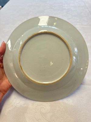 Seven Chinese famille rose plates with floral design, Qianlong — foto 21