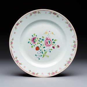 Seven Chinese famille rose plates with floral design, Qianlong — foto 12