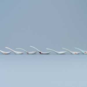 Seven Chinese famille rose spoons, 19/20th C. — photo 5