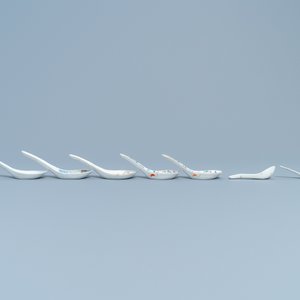 Seven Chinese famille rose spoons and four saucers, 19/20th C. — photo 4