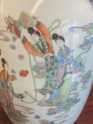 Seven Chinese famille rose vases, 19/20th C. — photo 49