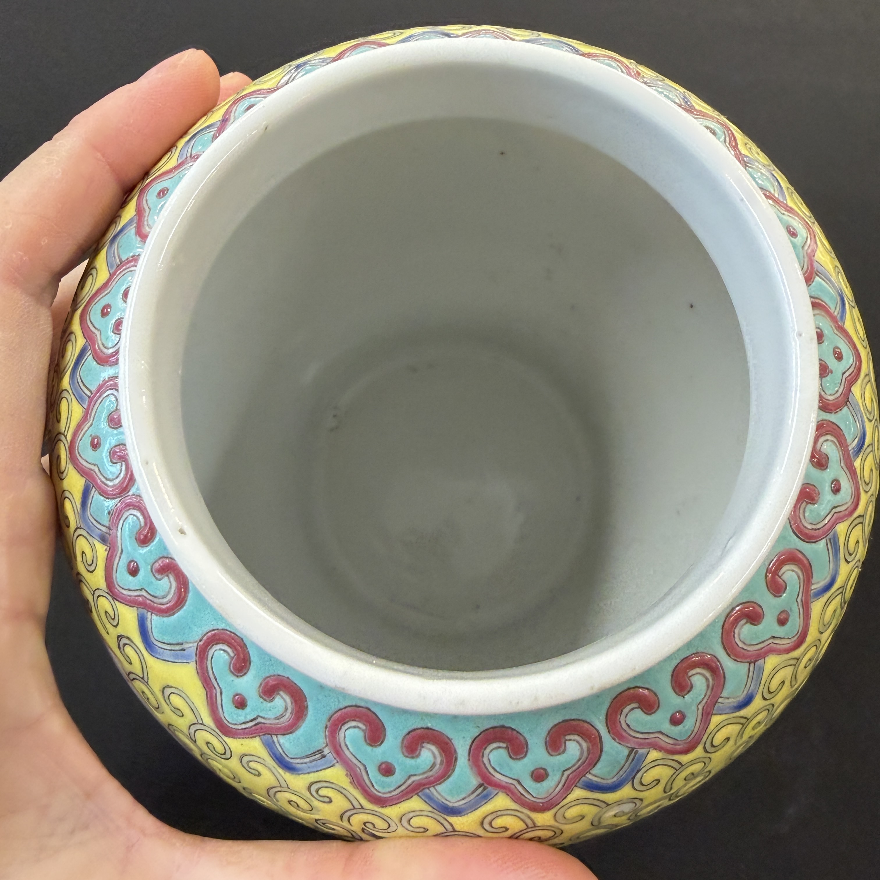 Seven Chinese famille rose, verte and monochrome wares — 照片 76