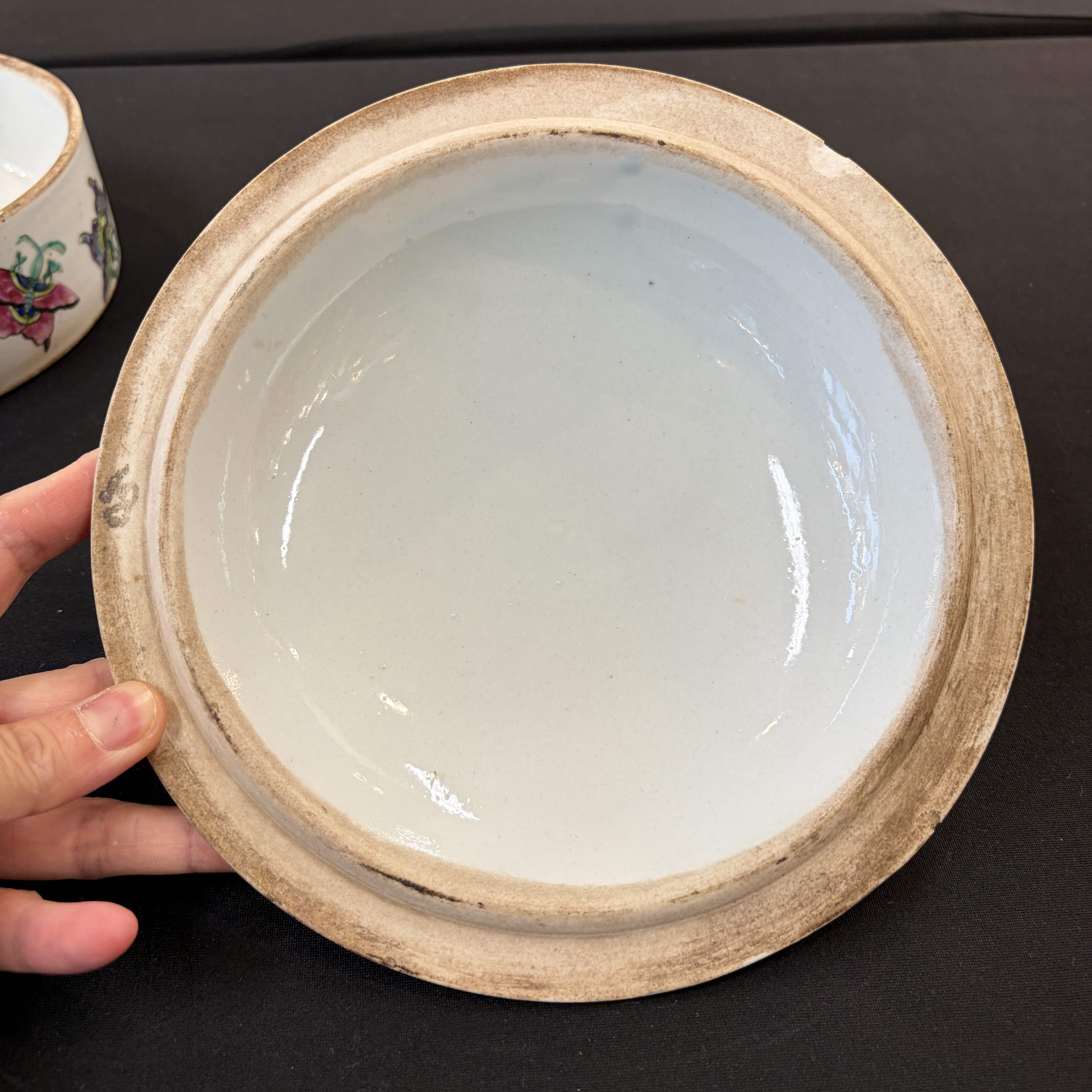 Seven Chinese famille rose, verte and monochrome wares — 照片 83