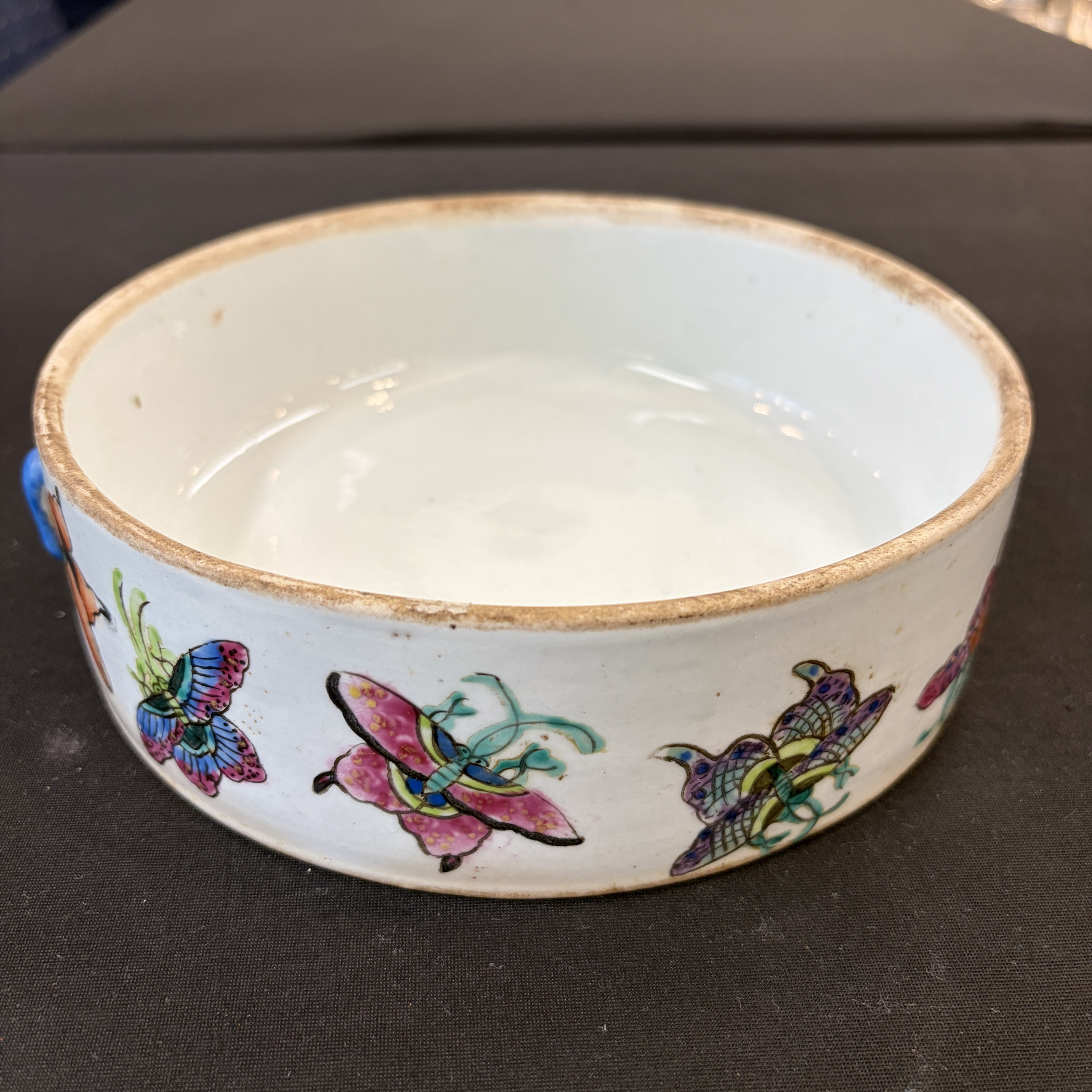 Seven Chinese famille rose, verte and monochrome wares — 照片 85