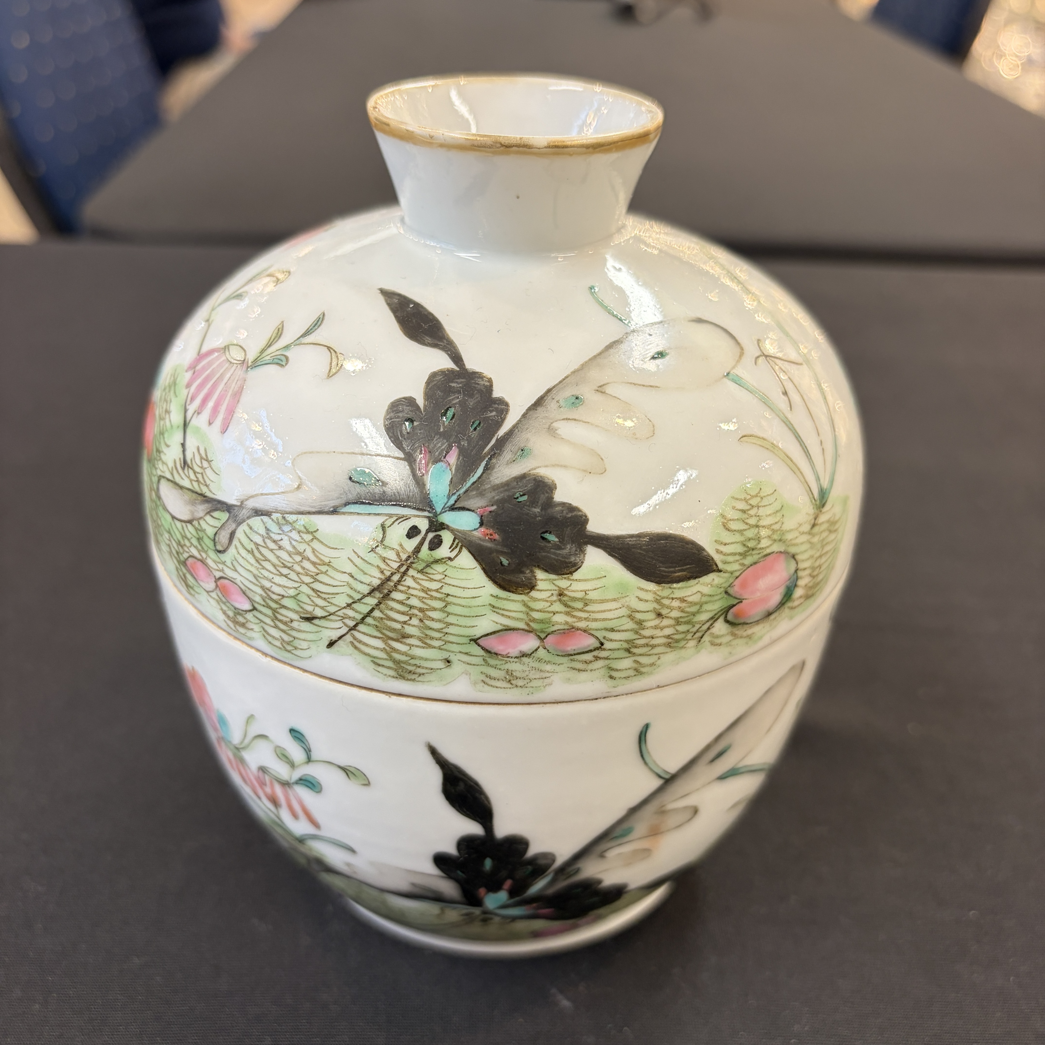 Seven Chinese famille rose, verte and monochrome wares — 照片 15