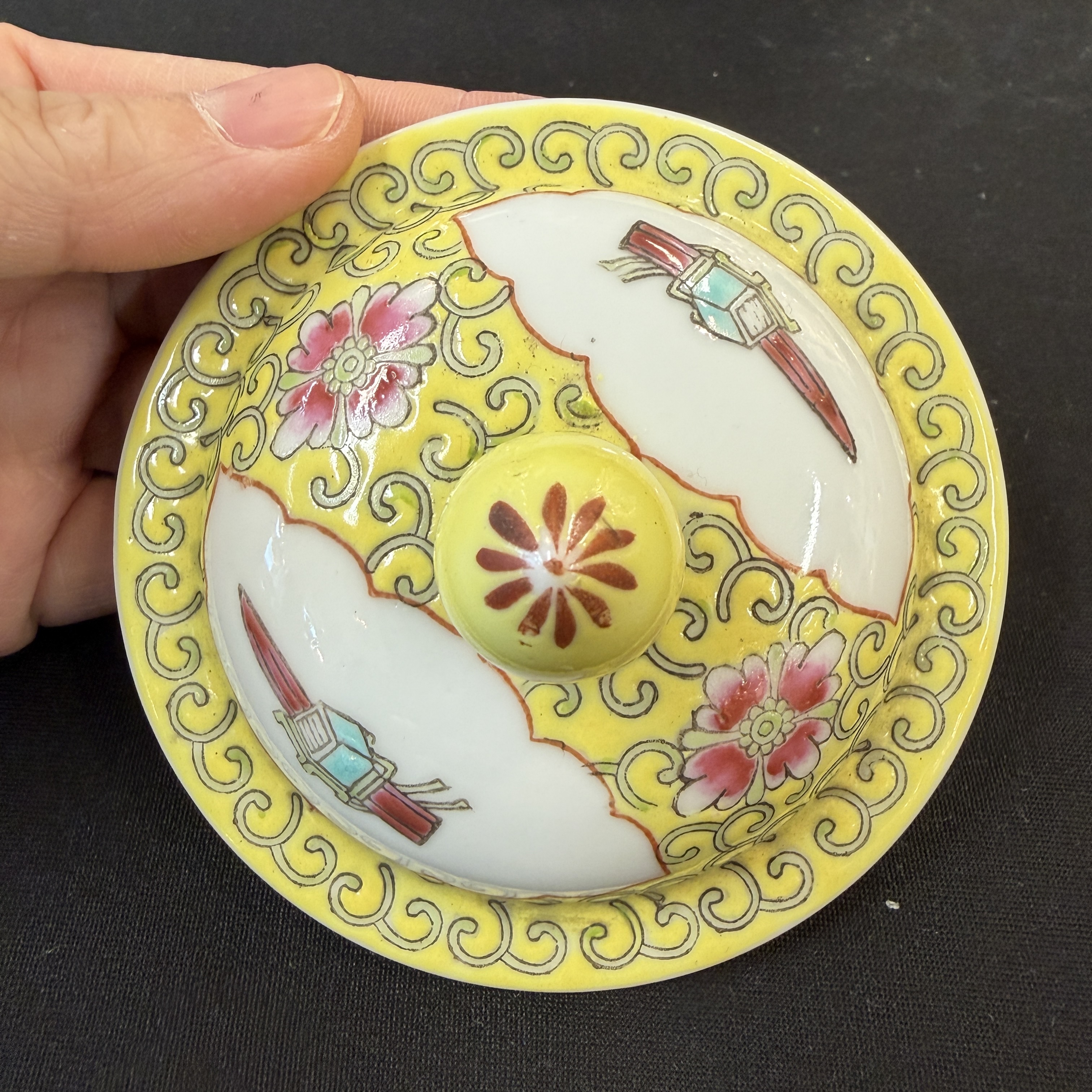 Seven Chinese famille rose, verte and monochrome wares — 照片 66