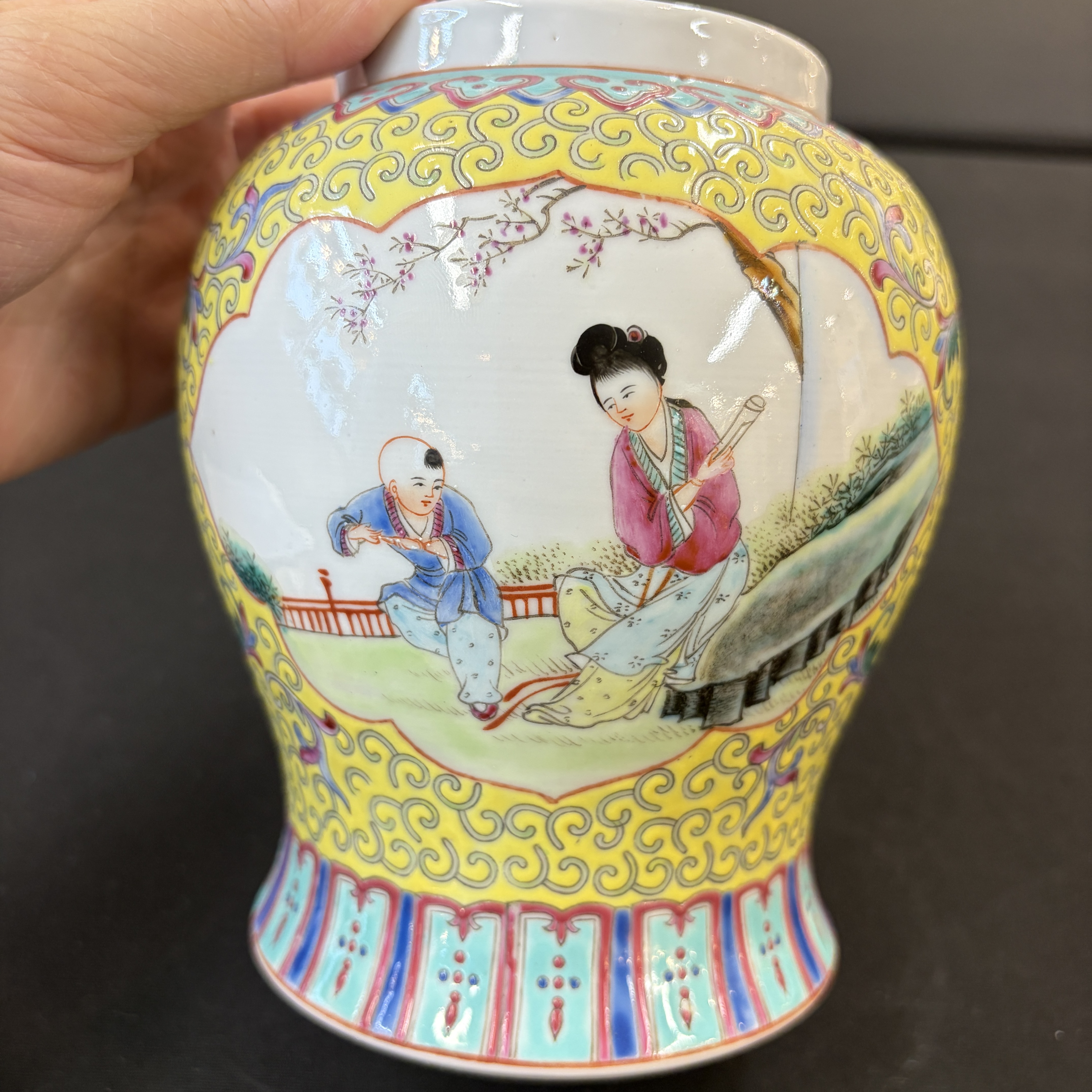 Seven Chinese famille rose, verte and monochrome wares — 照片 68