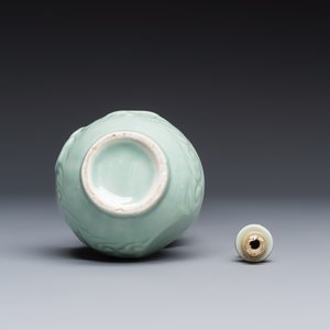 Seven Chinese famille rose, verte and monochrome wares — 照片 29