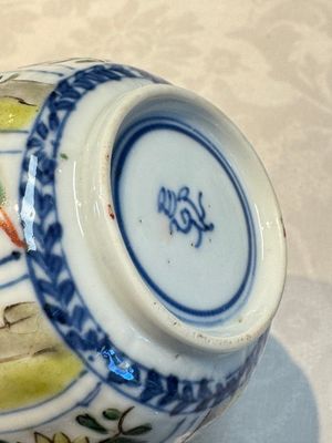 Seven Chinese famille verte cups and four saucers, conch shell and lingzhi marks, Kangxi — photo 101