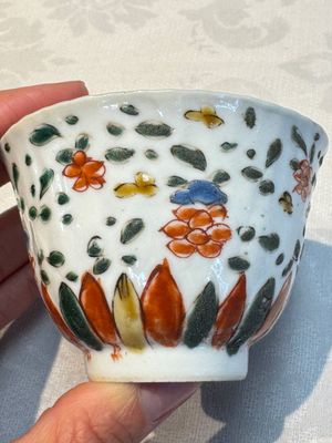 Seven Chinese famille verte cups and four saucers, conch shell and lingzhi marks, Kangxi — photo 18