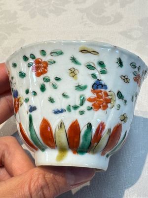 Seven Chinese famille verte cups and four saucers, conch shell and lingzhi marks, Kangxi — photo 30
